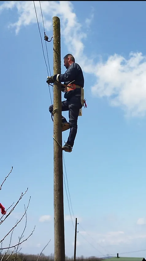 Elektrik direğindeki çalışmanın genel görünümü
